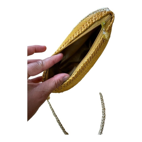 Vitória Golden Grass handmade bag from Brazil - Picture 6 of 12